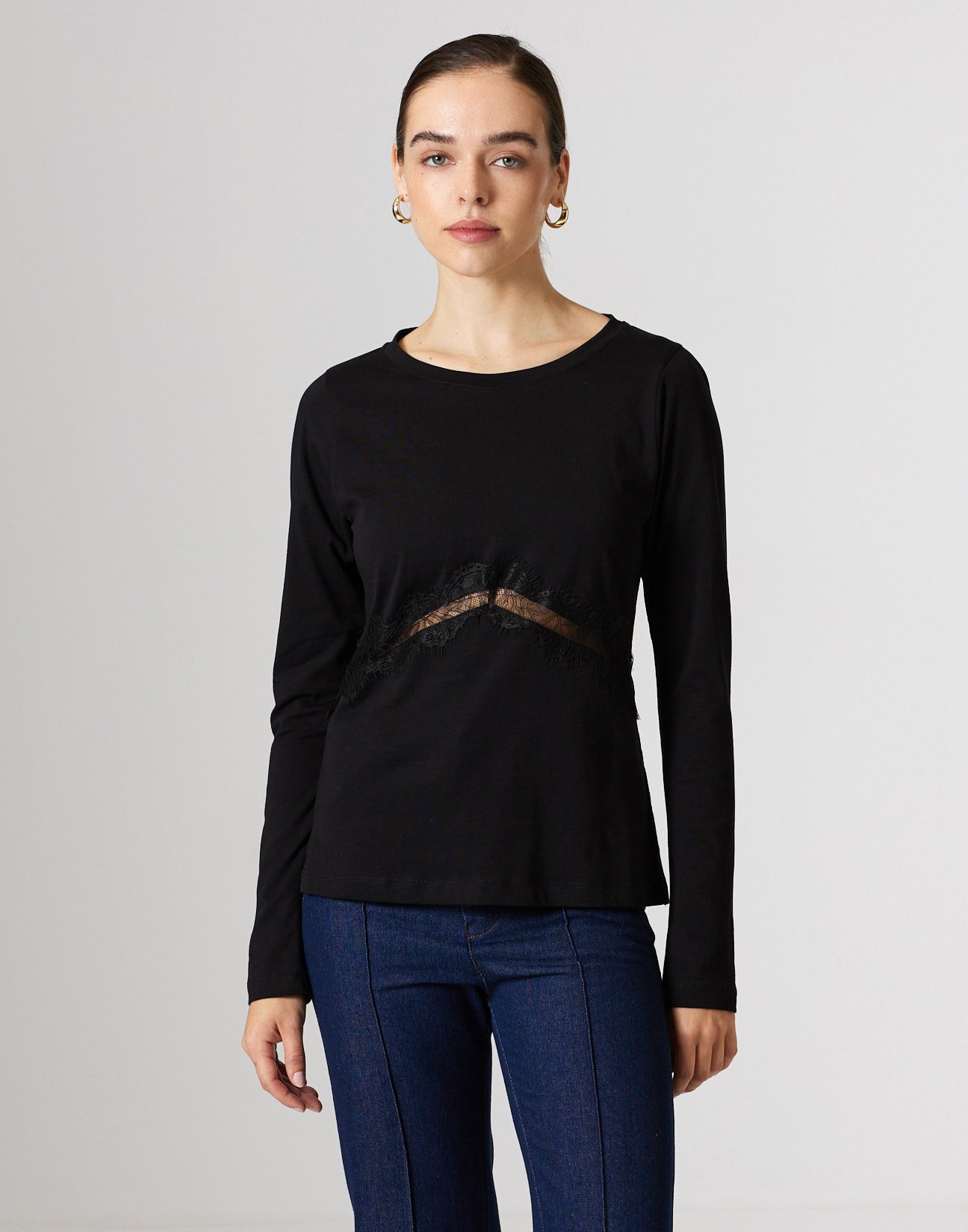 Blouse with lace
