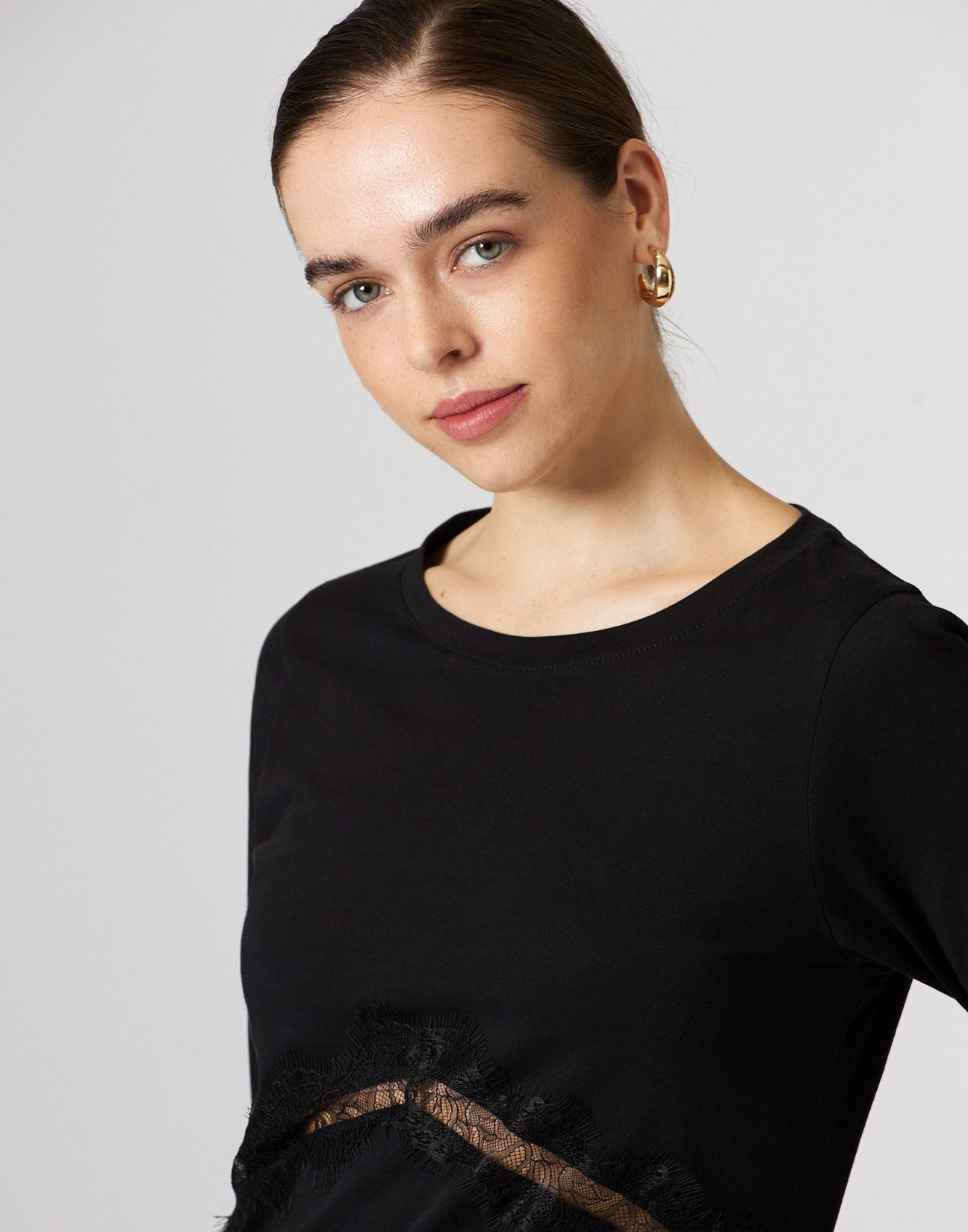 Blouse with lace