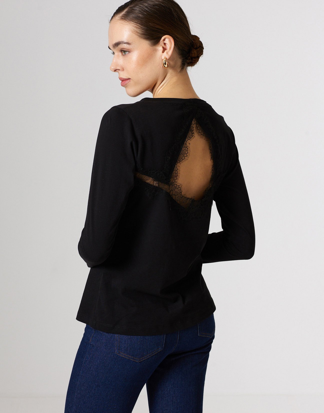Blouse with lace