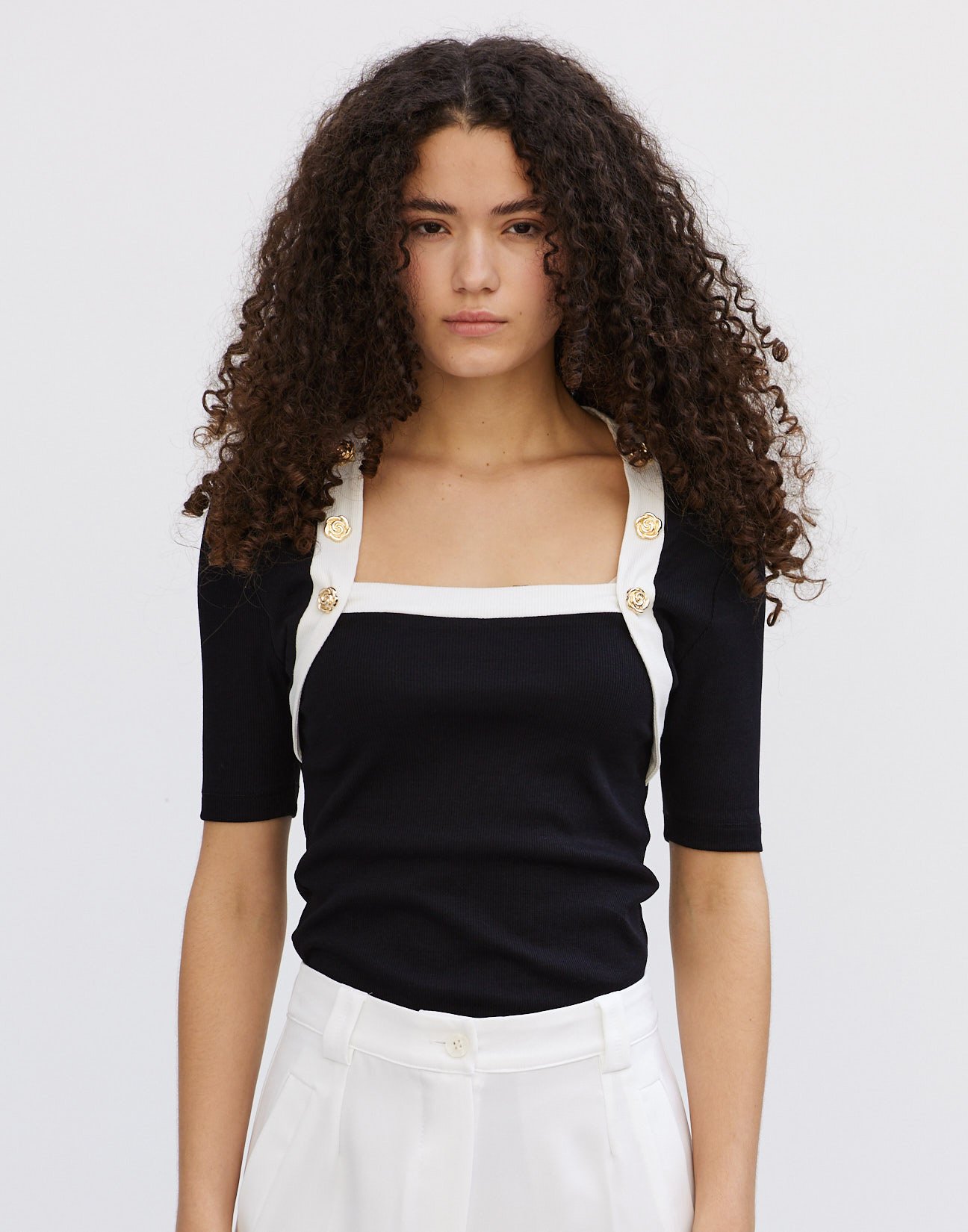 Ribbed top with buttons