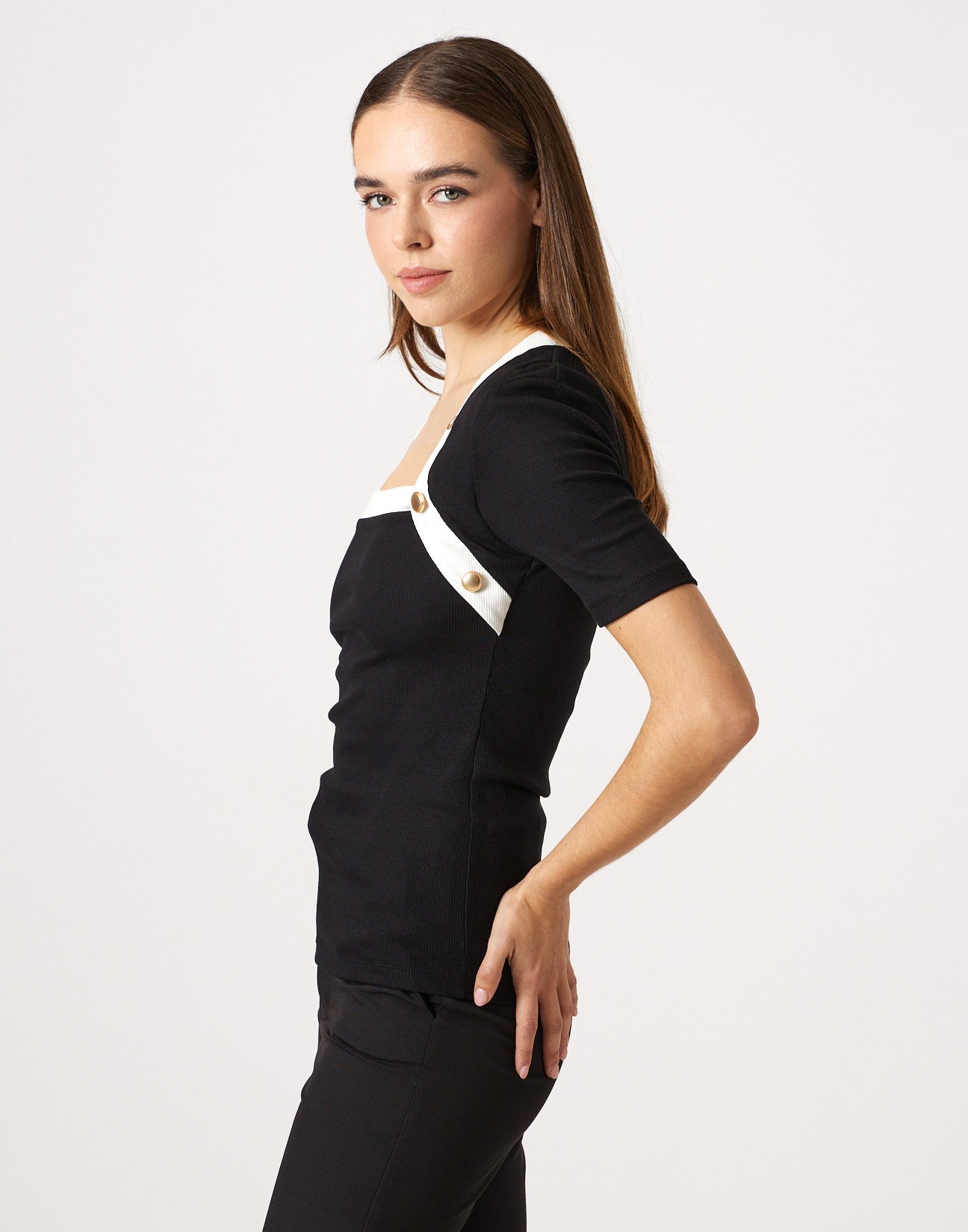 Ribbed top with buttons