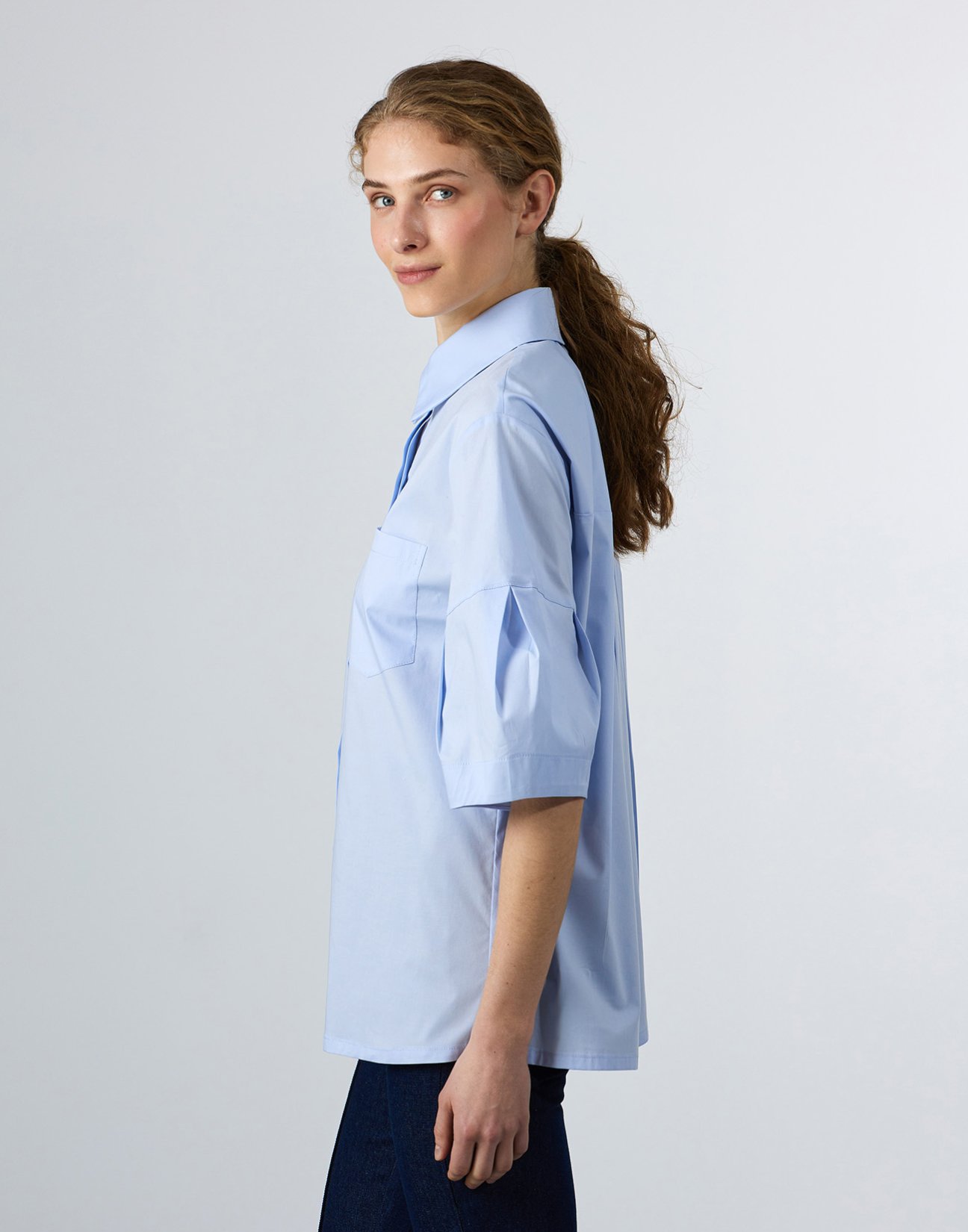Poplin shirt with pleats