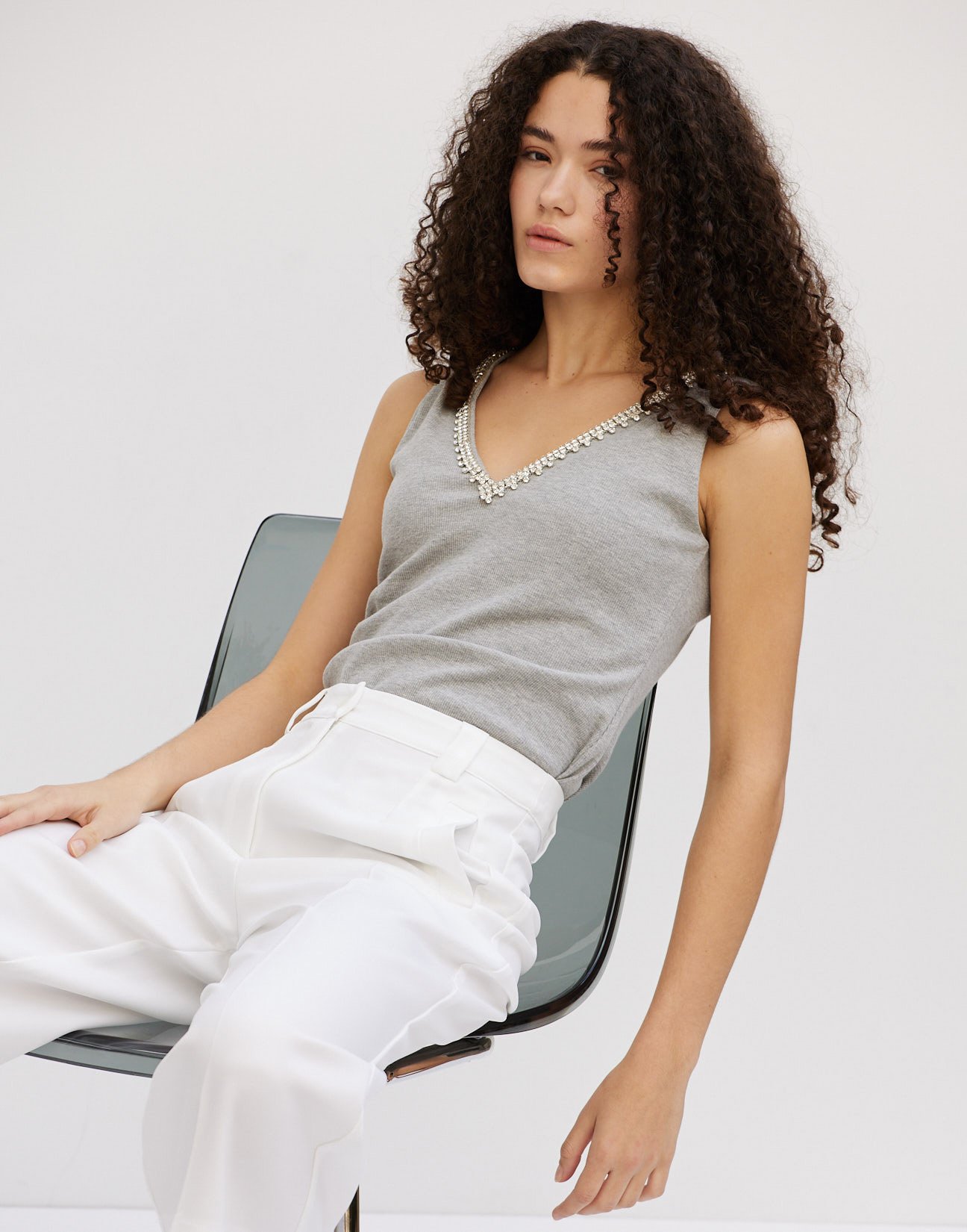 Ribbed top with rhinestone