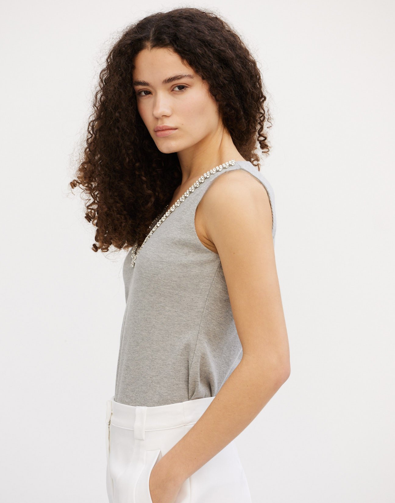 Ribbed top with rhinestone
