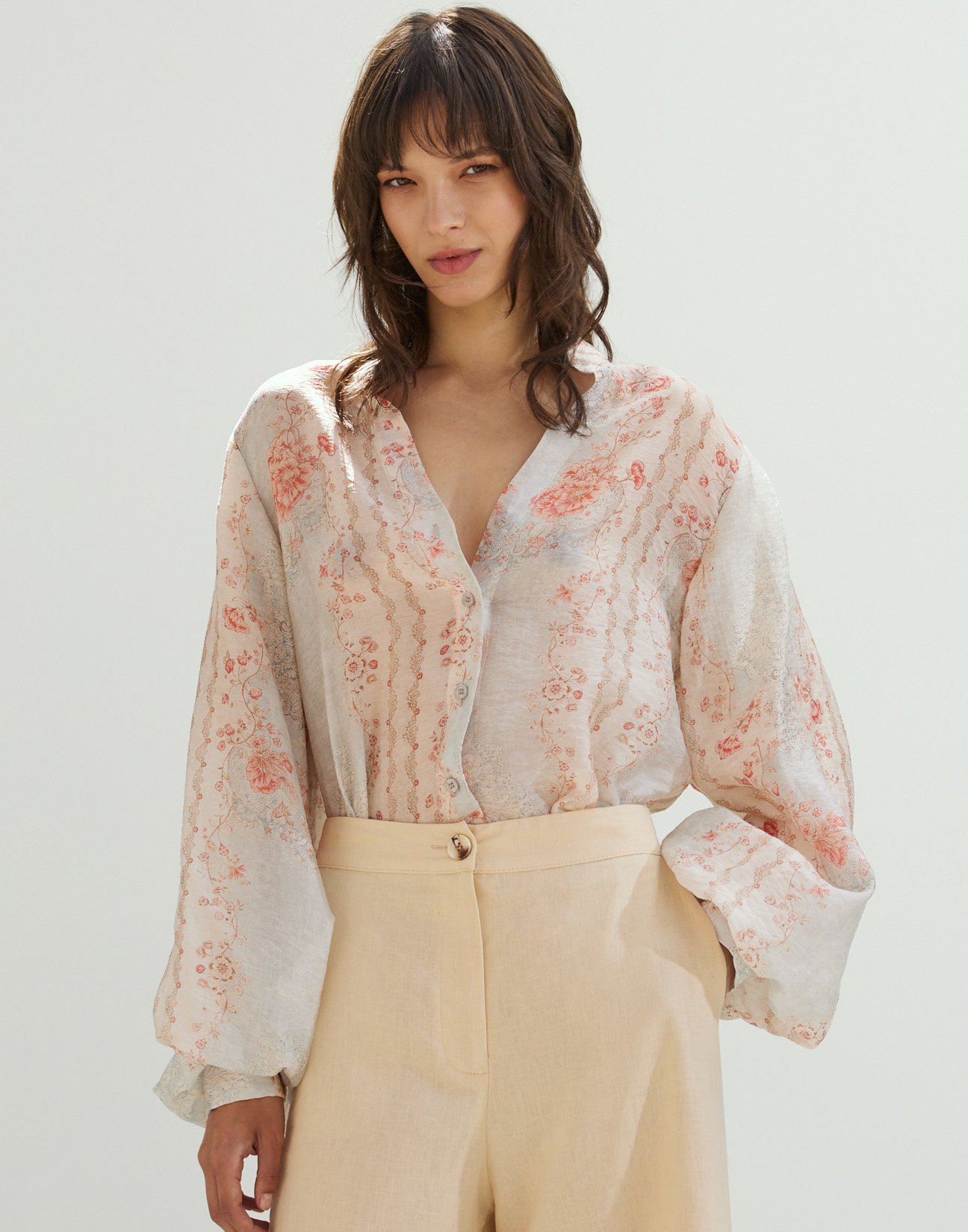 Shirt with puff sleeves