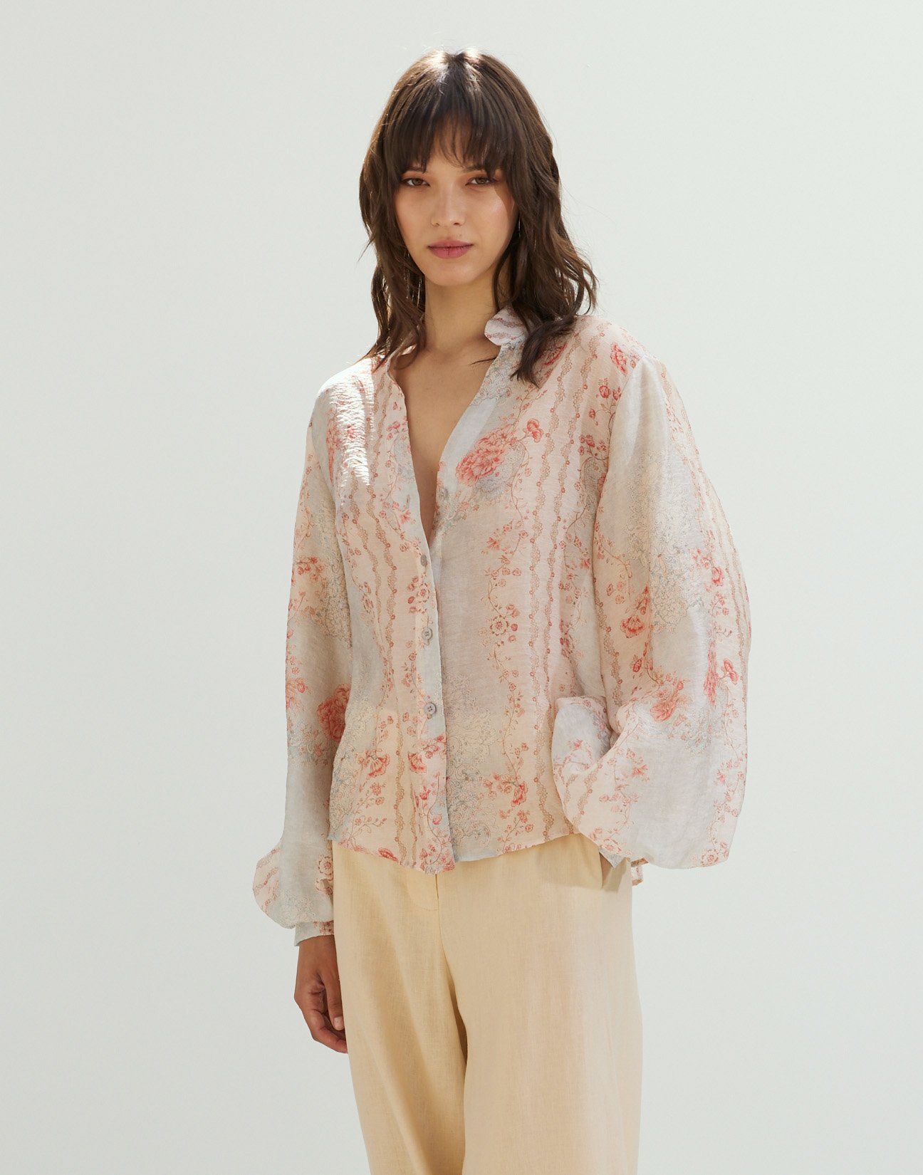 Shirt with puff sleeves