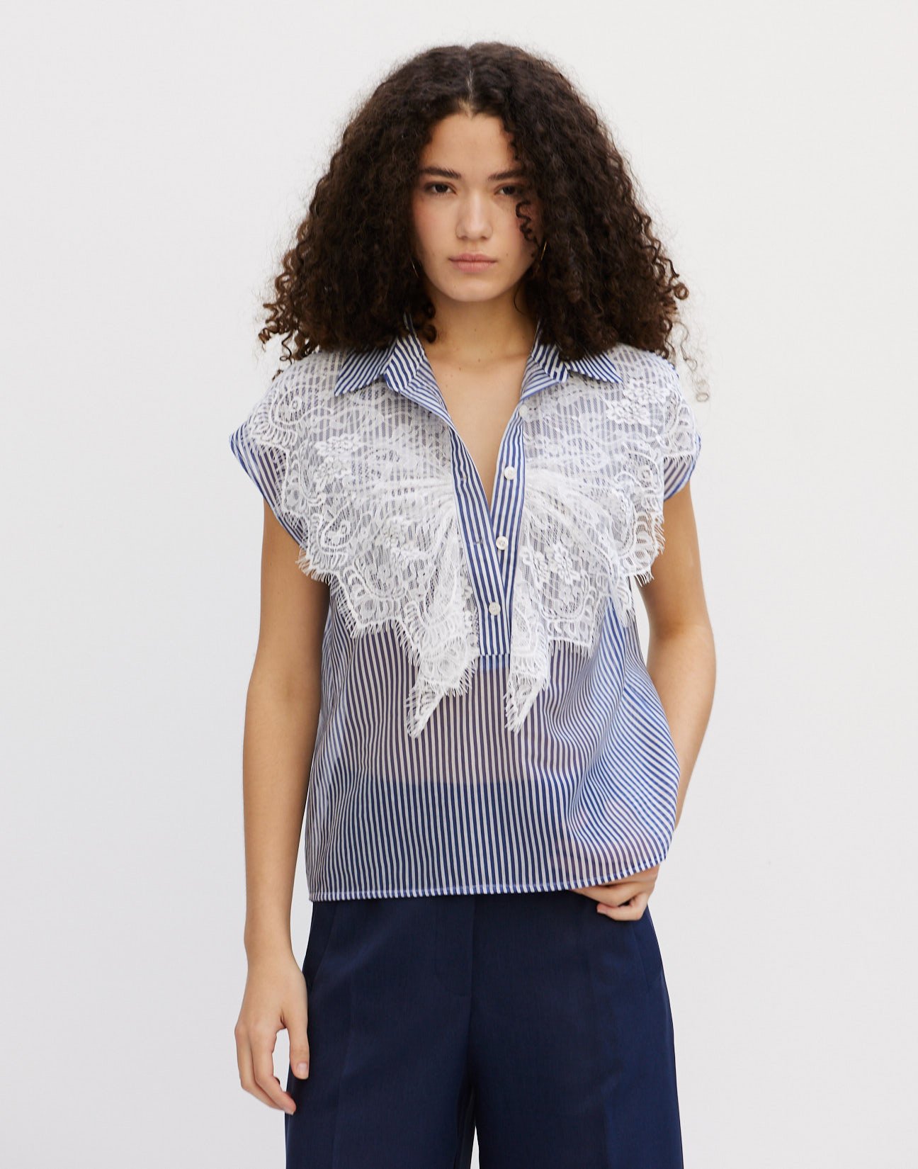 Striped blouse with lace