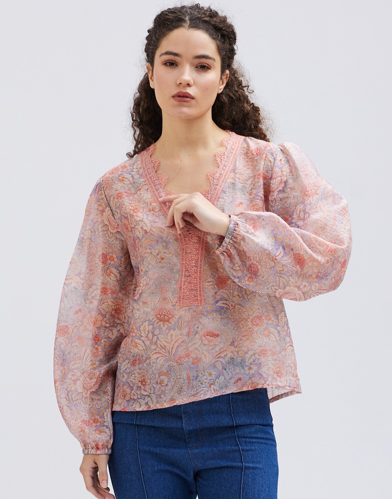 Printed blouse with lace