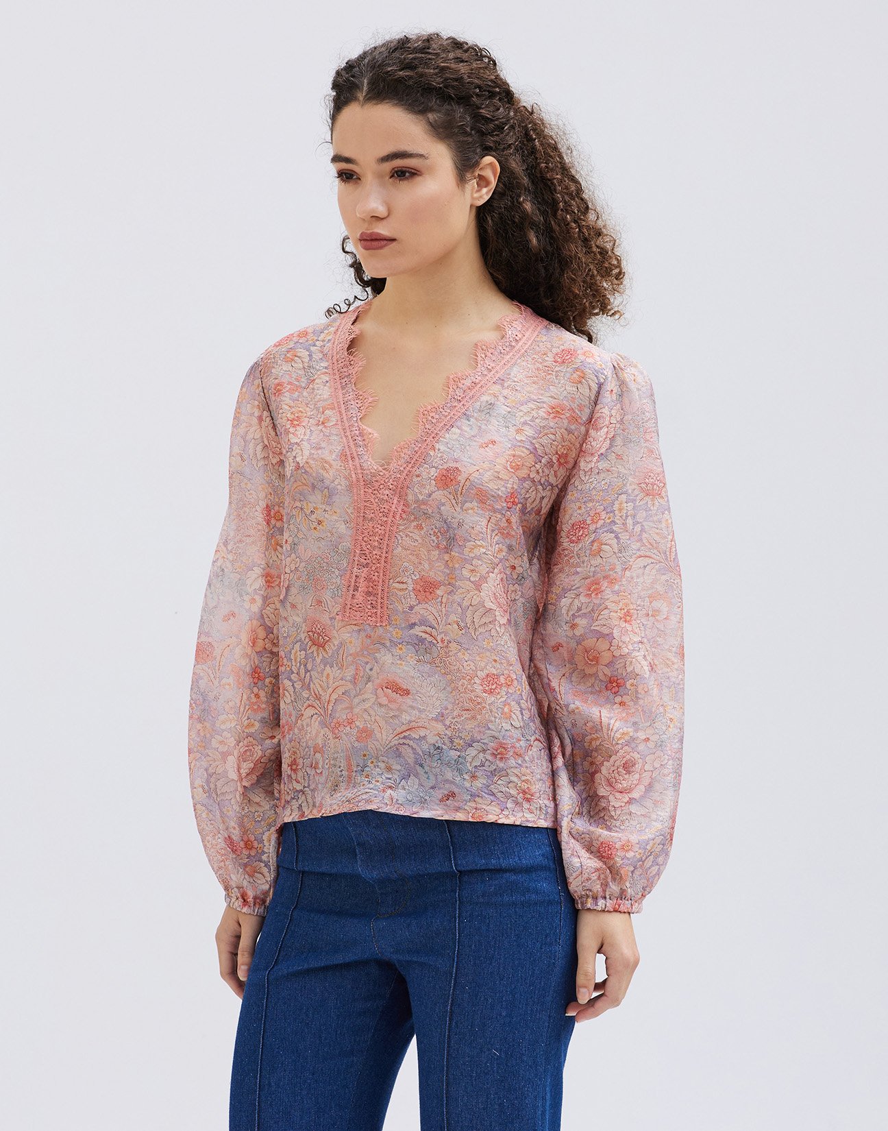 Printed blouse with lace