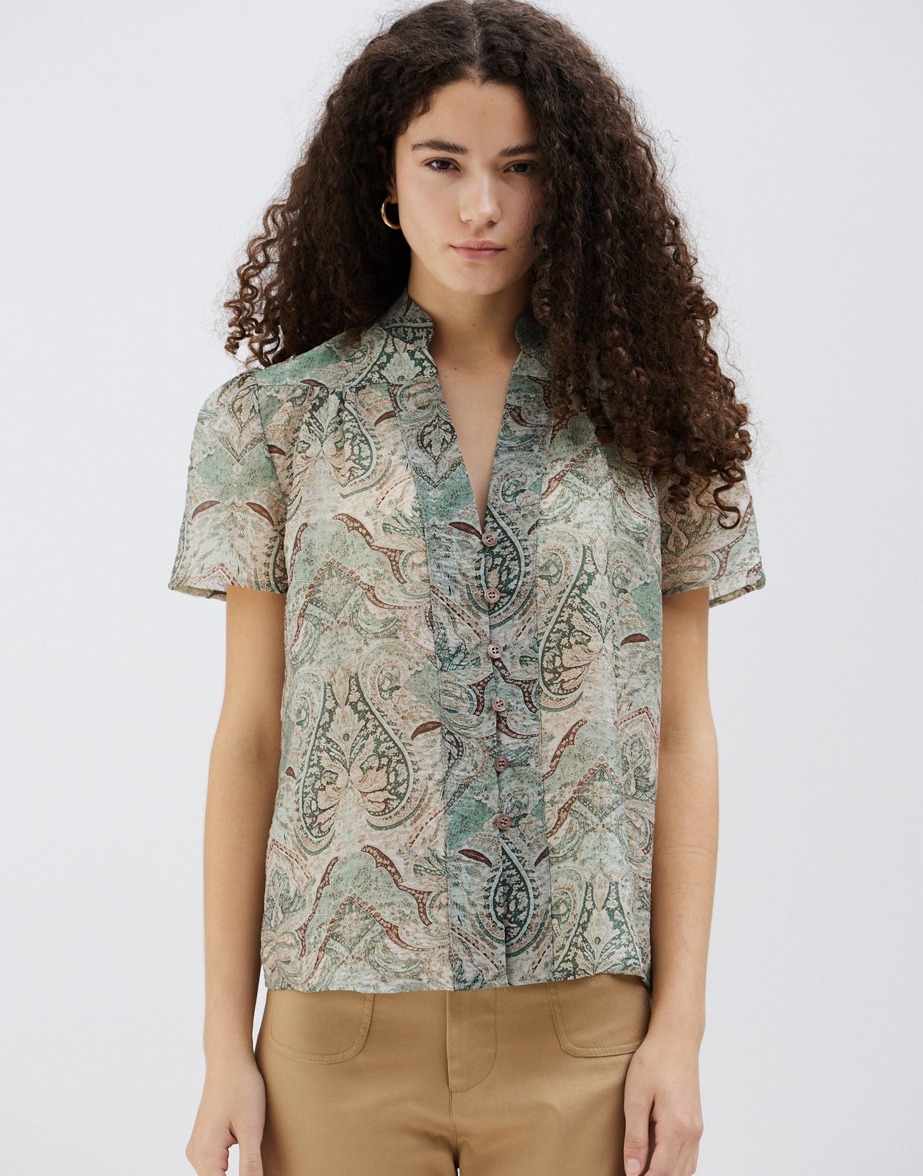 Printed shirt with gather