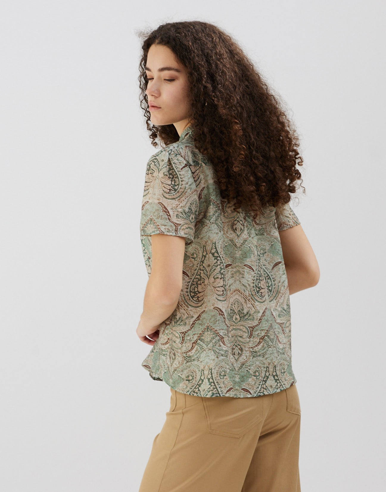 Printed shirt with gather