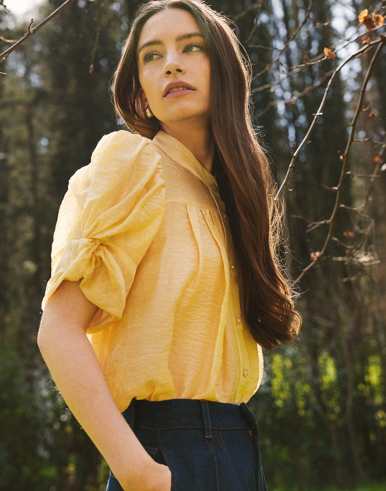 Shirt with knot