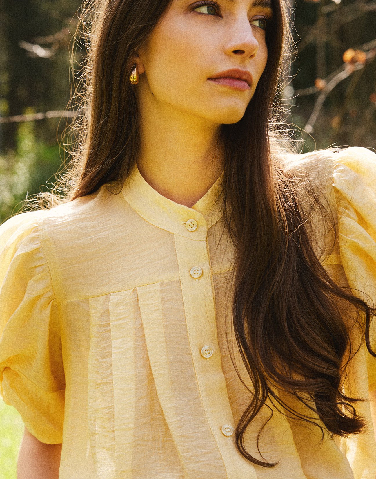 Shirt with knot