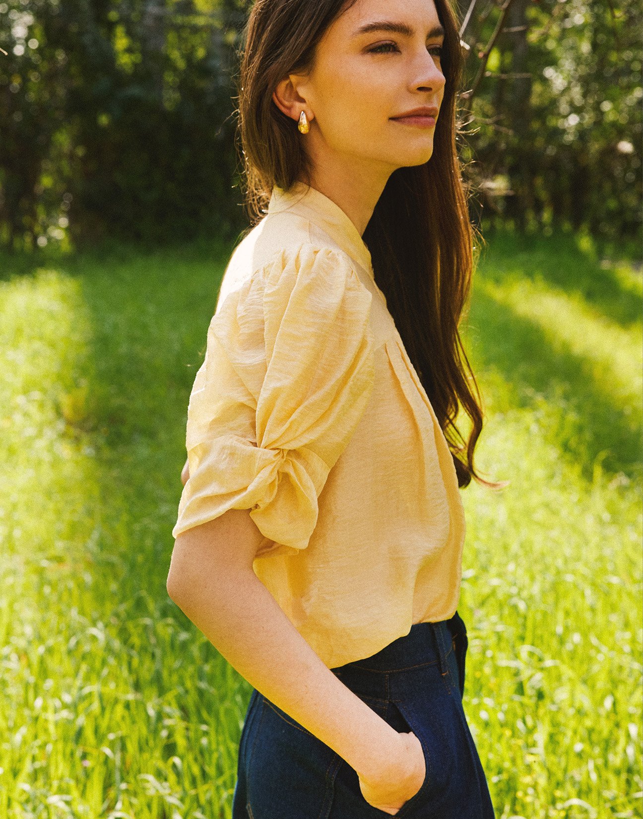 Shirt with knot
