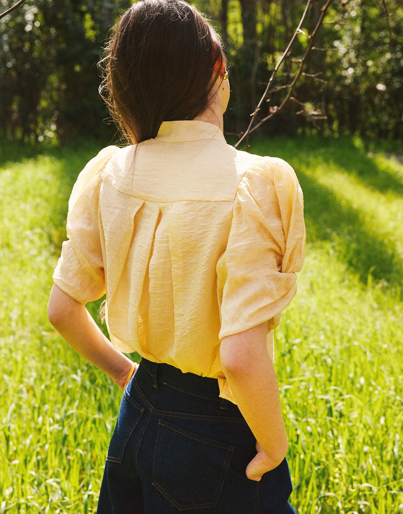 Shirt with knot