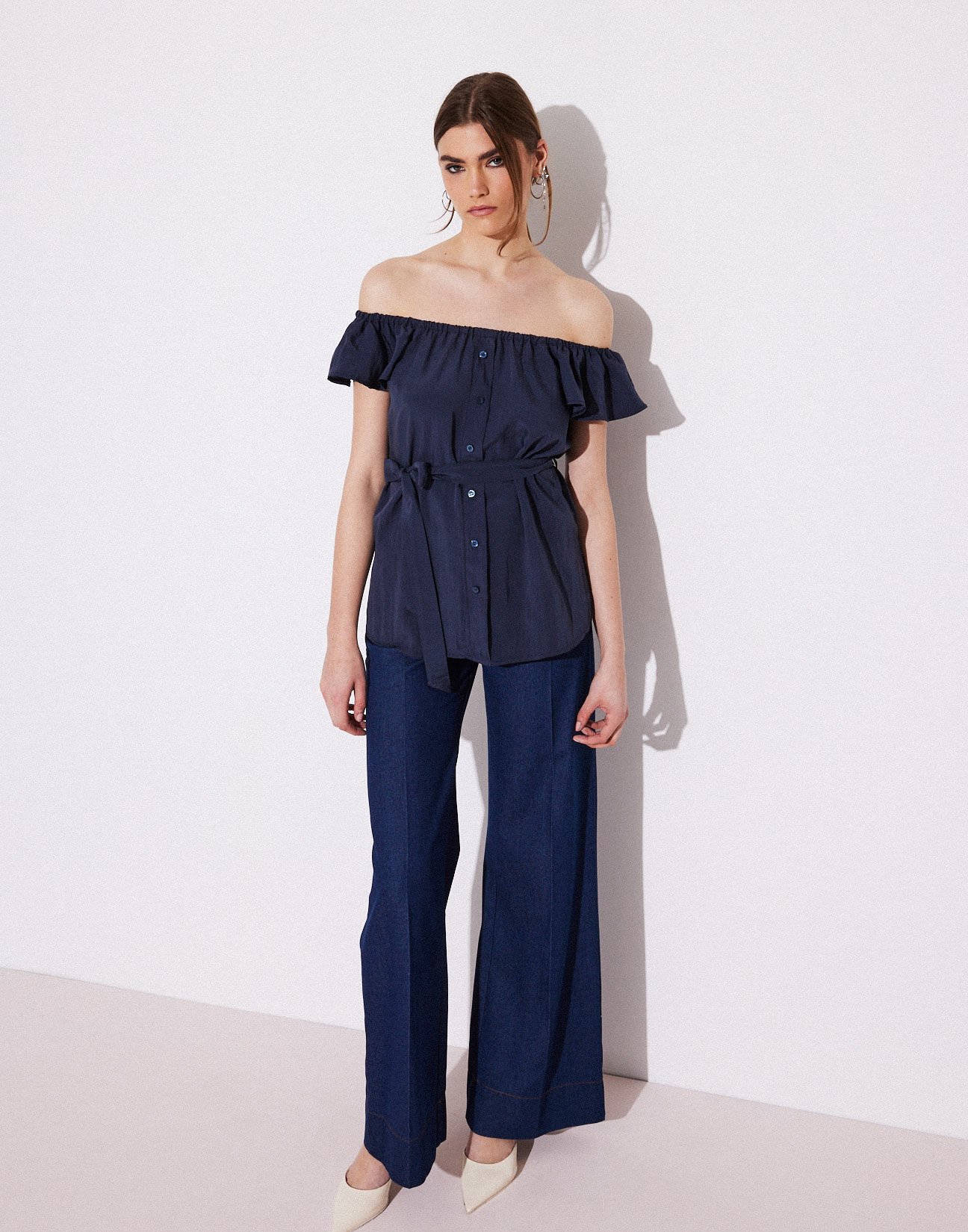 Off shoulders top