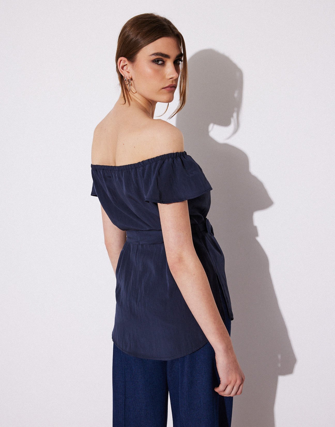Off shoulders top