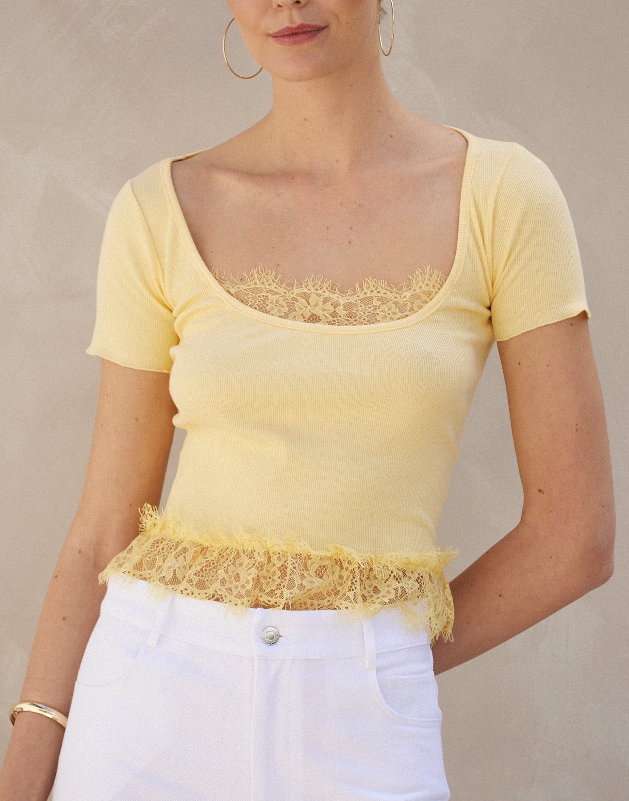 Ribbed top with lace