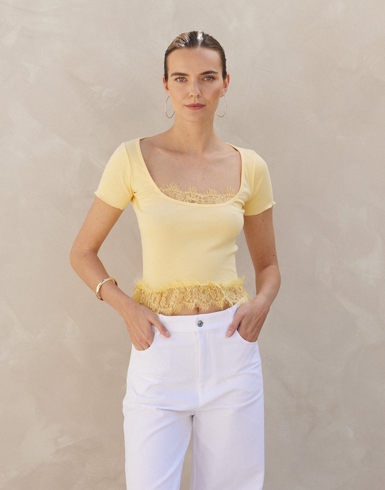 Ribbed top with lace