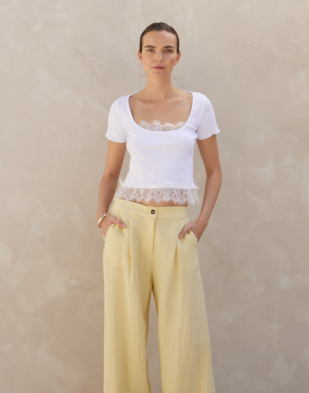 Ribbed top with lace
