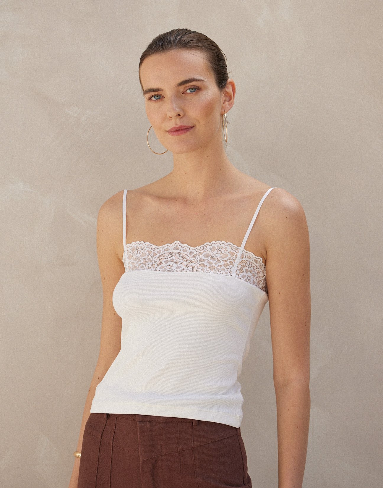 Ribbed top with lace