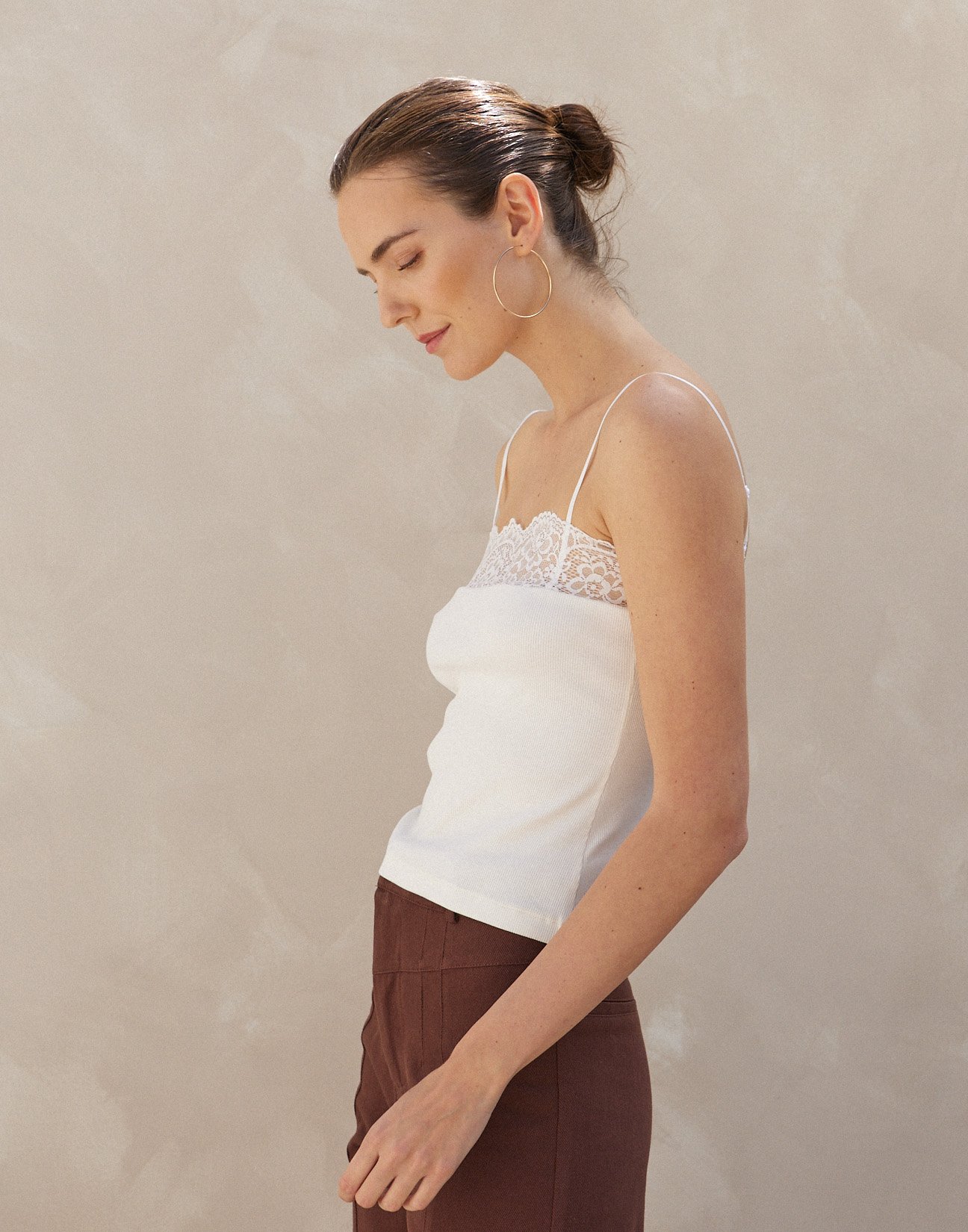Ribbed top with lace