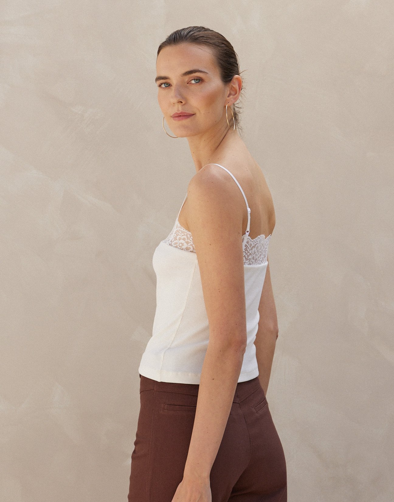Ribbed top with lace