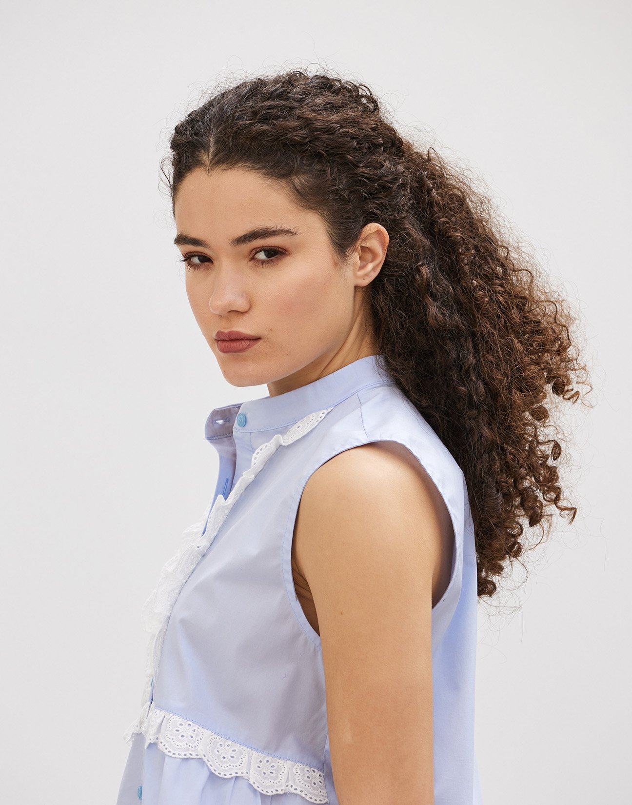 Poplin shirt with embroidery detail