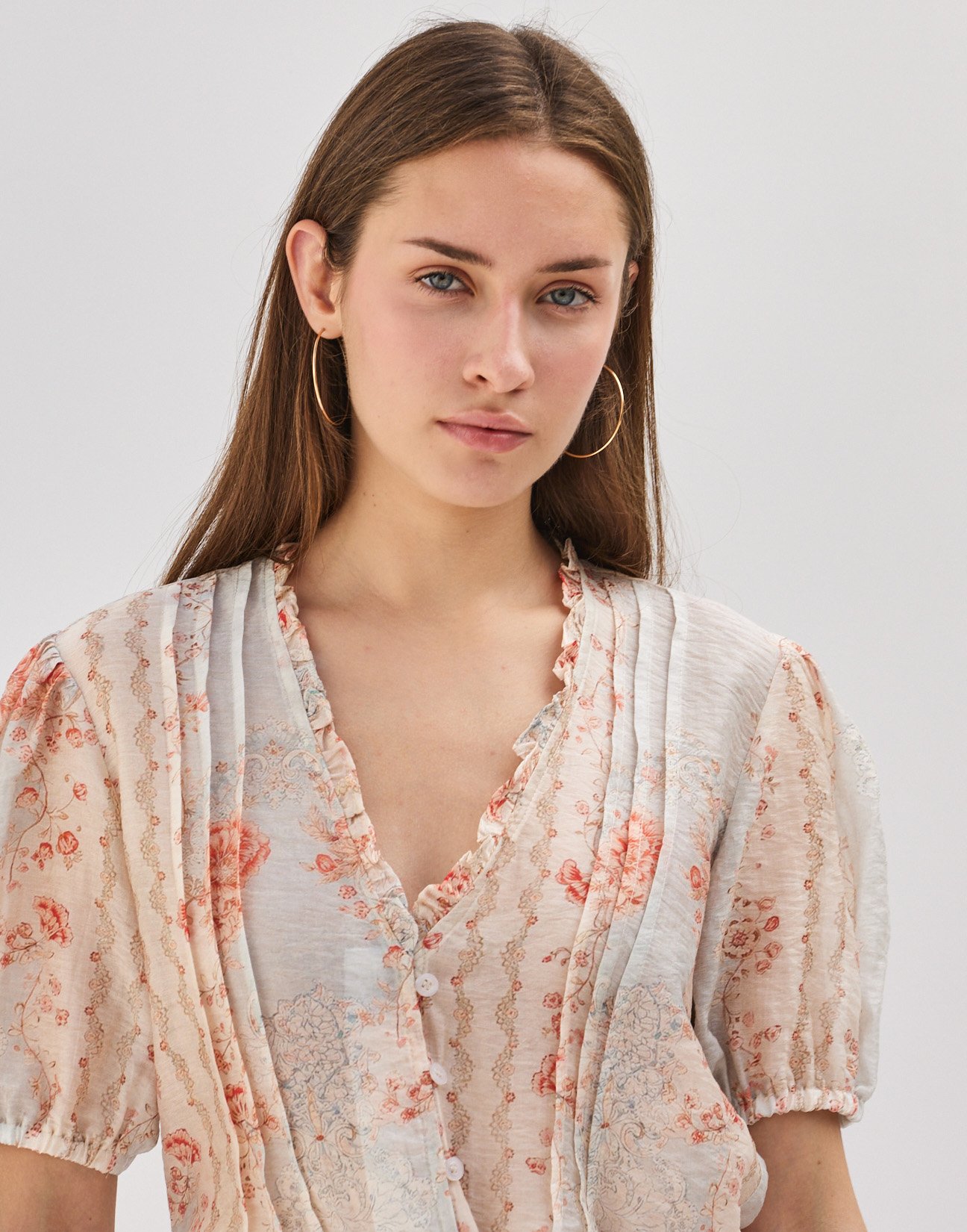Printed shirt with pleats