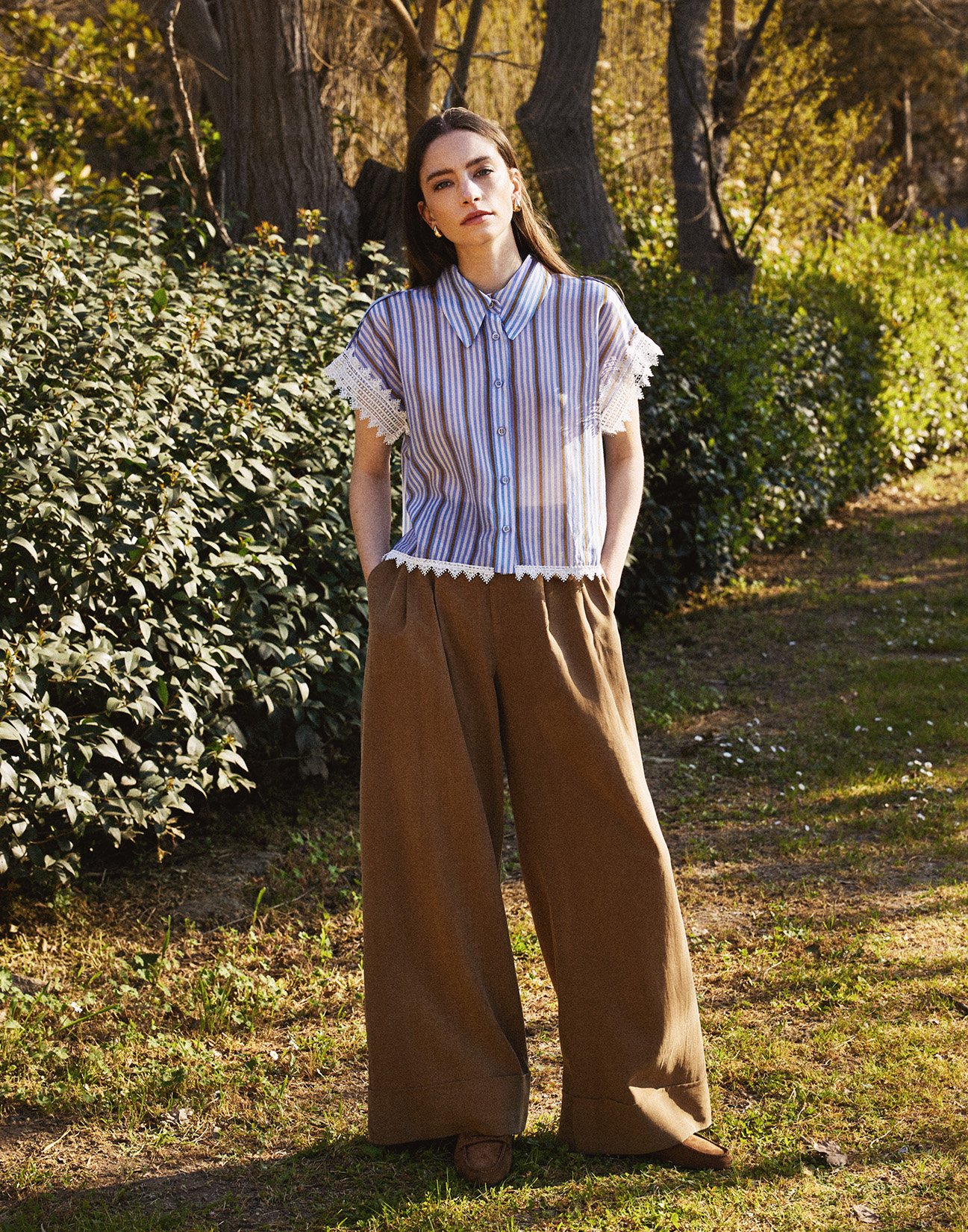 Striped shirt with lace