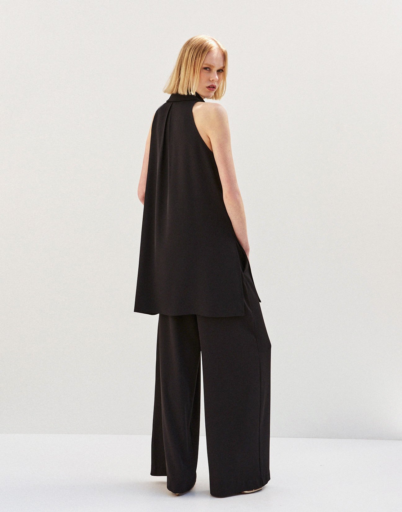 Sleeveles long shirt