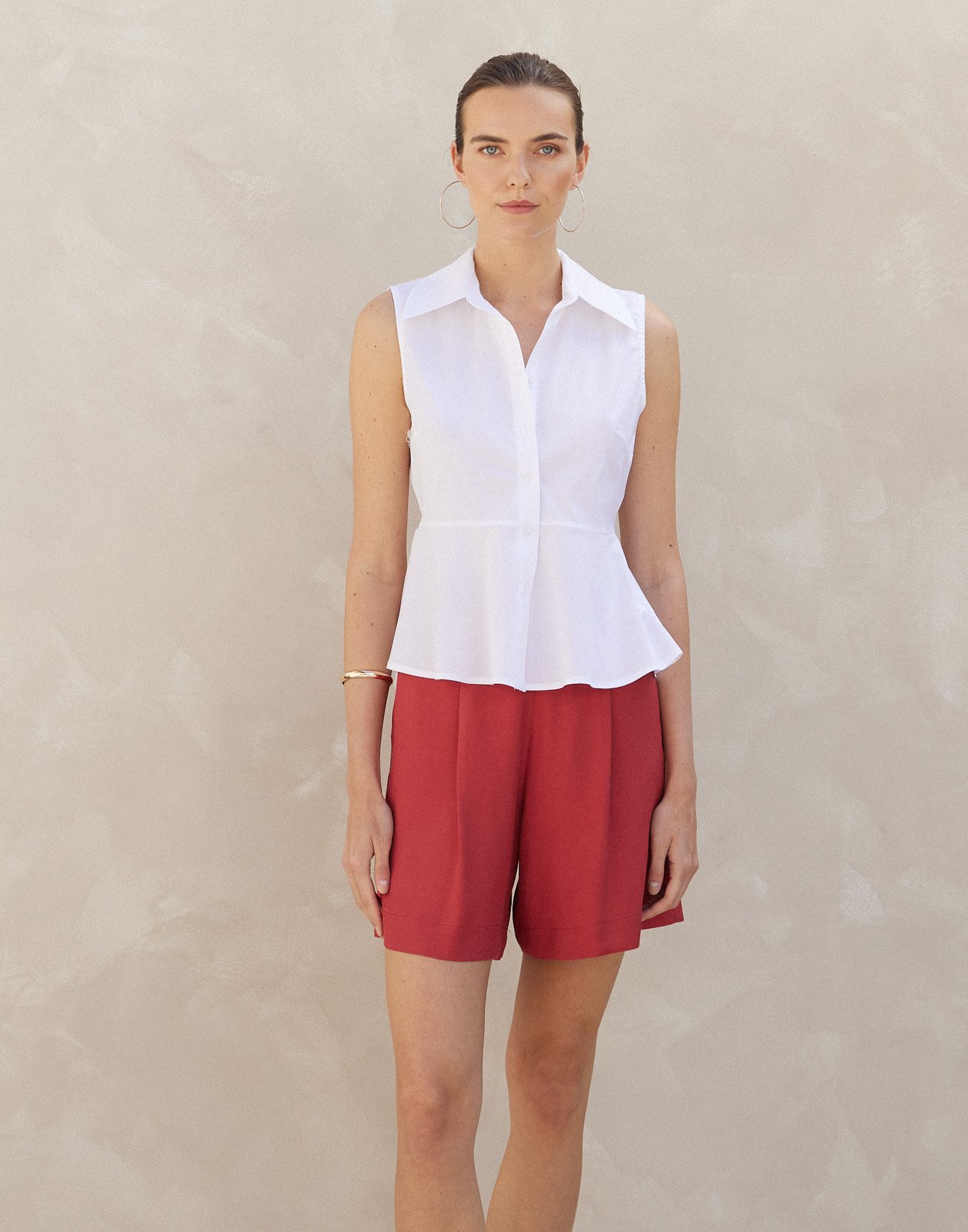 Sleevless poplin shirt