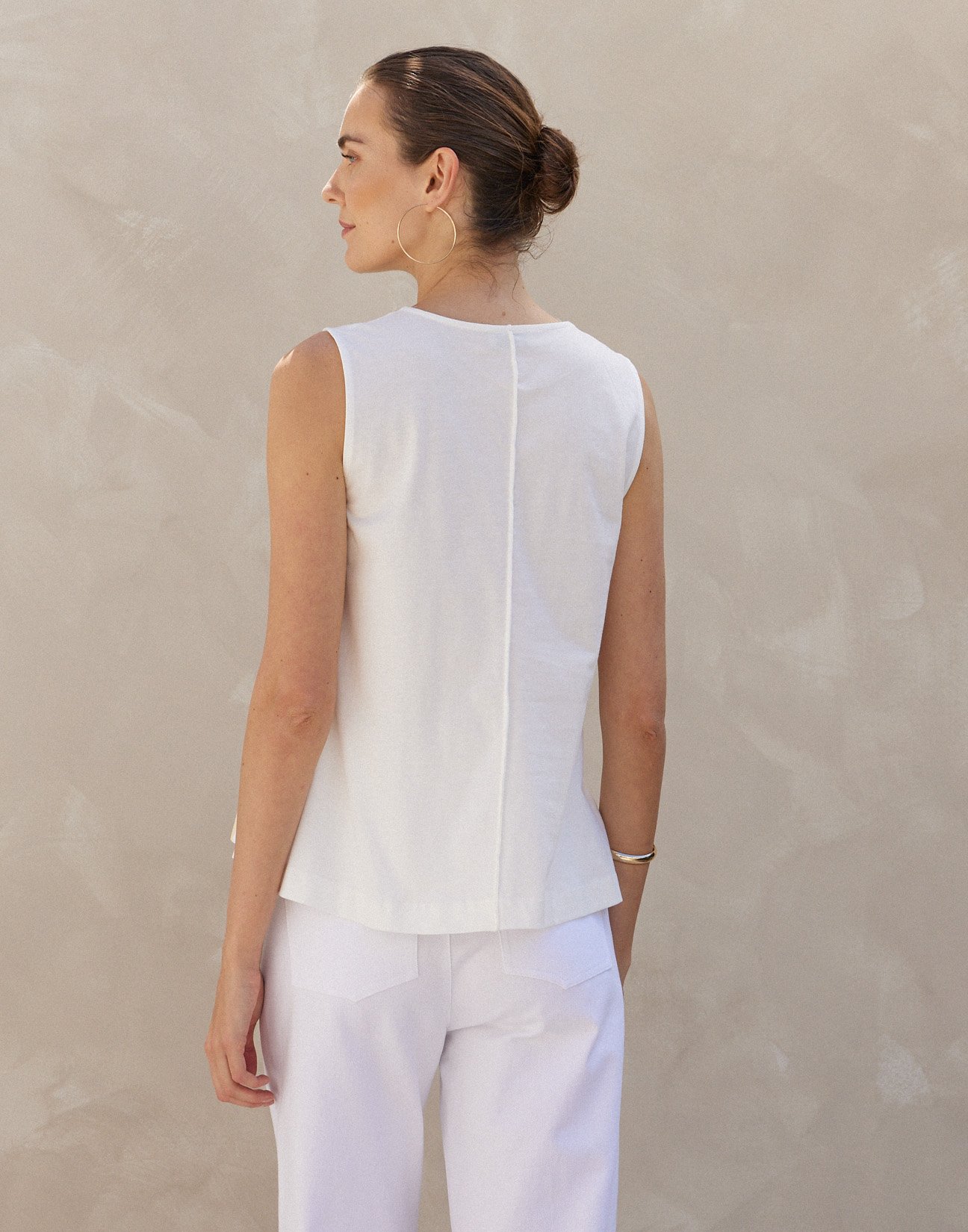 Matching fabric sleeveless  top
