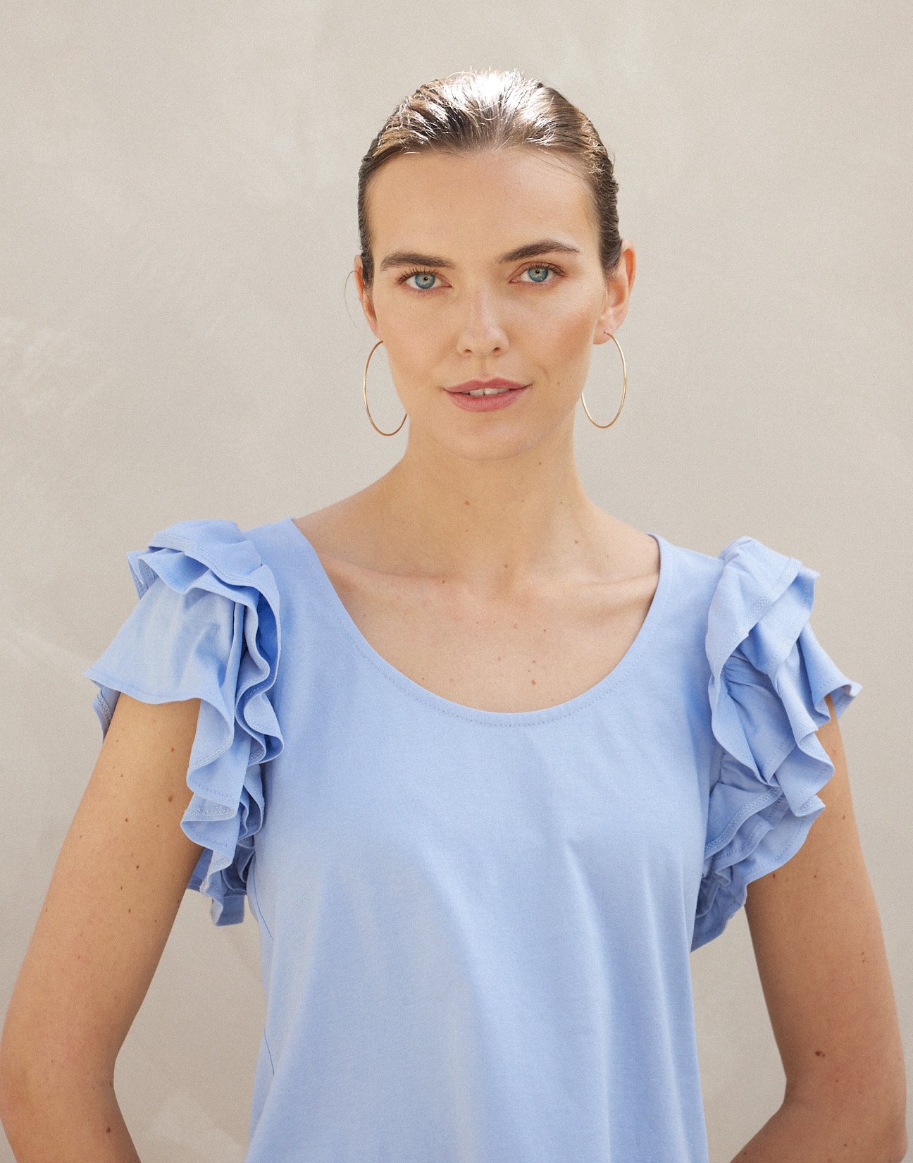 Blouse with double ruffles