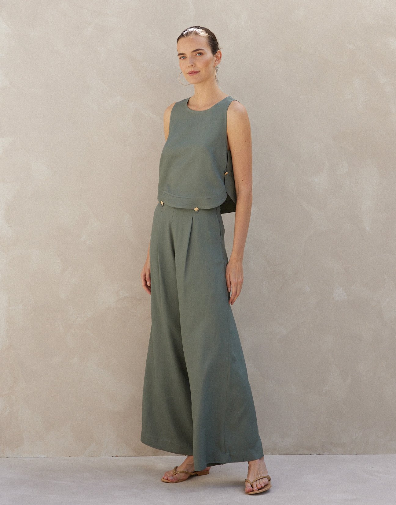 Sleeveless linen top