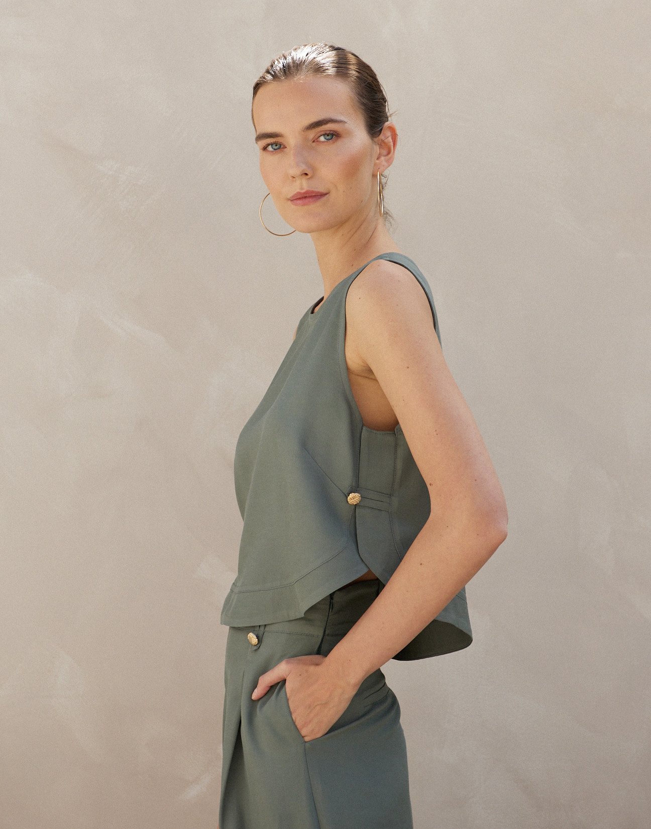 Sleeveless linen top