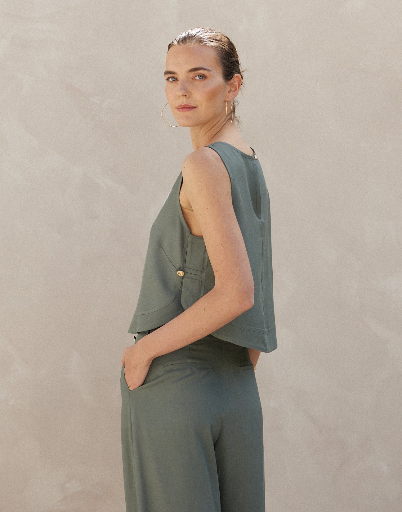 Sleeveless linen top