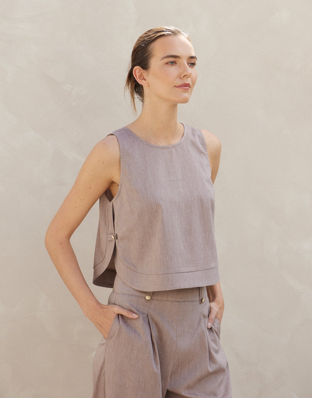 Sleeveless linen top