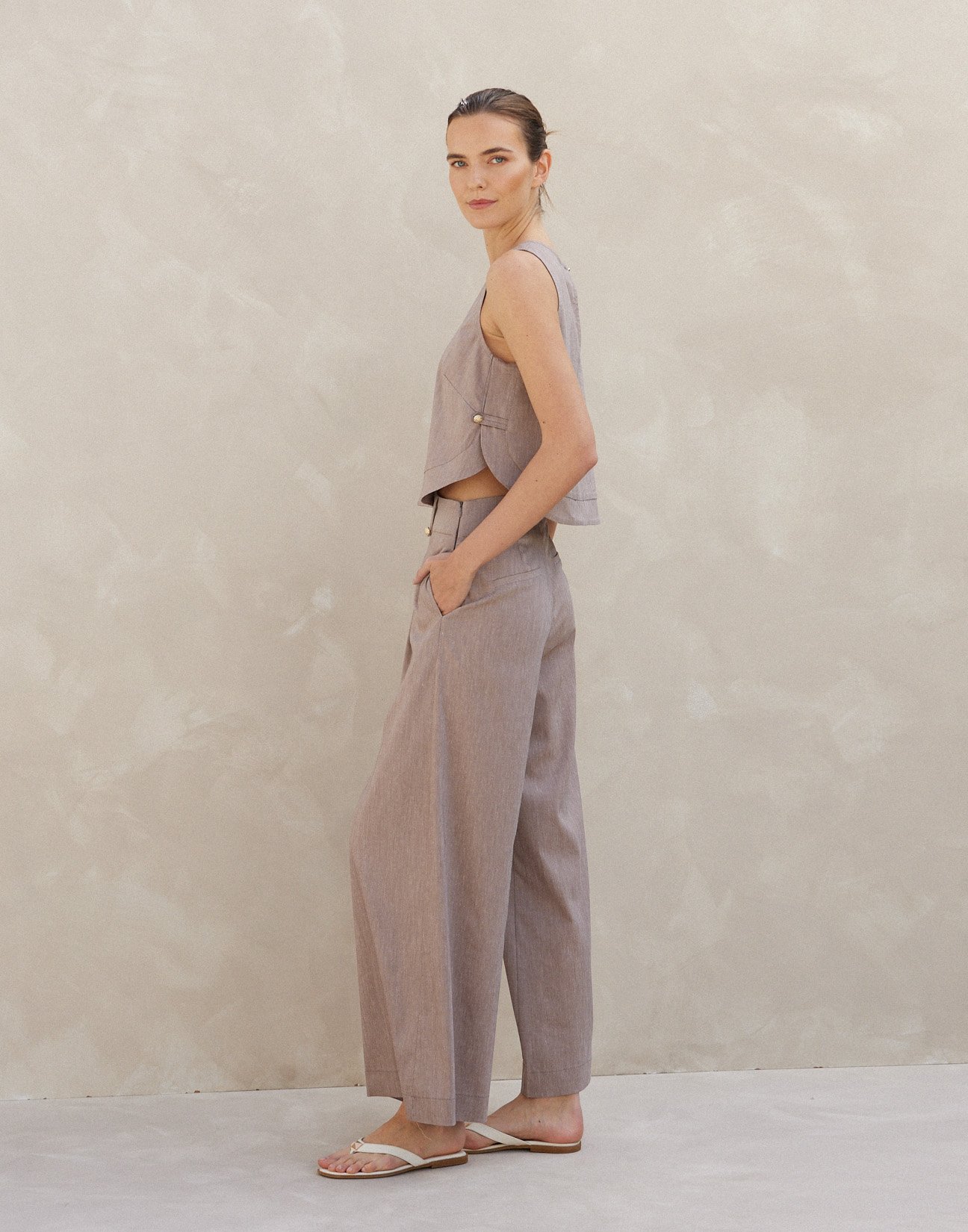 Sleeveless linen top