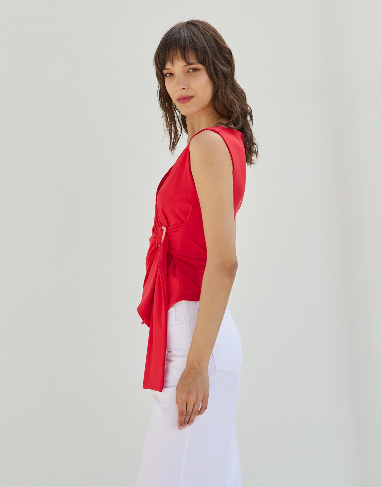 Wraped sleeveless top