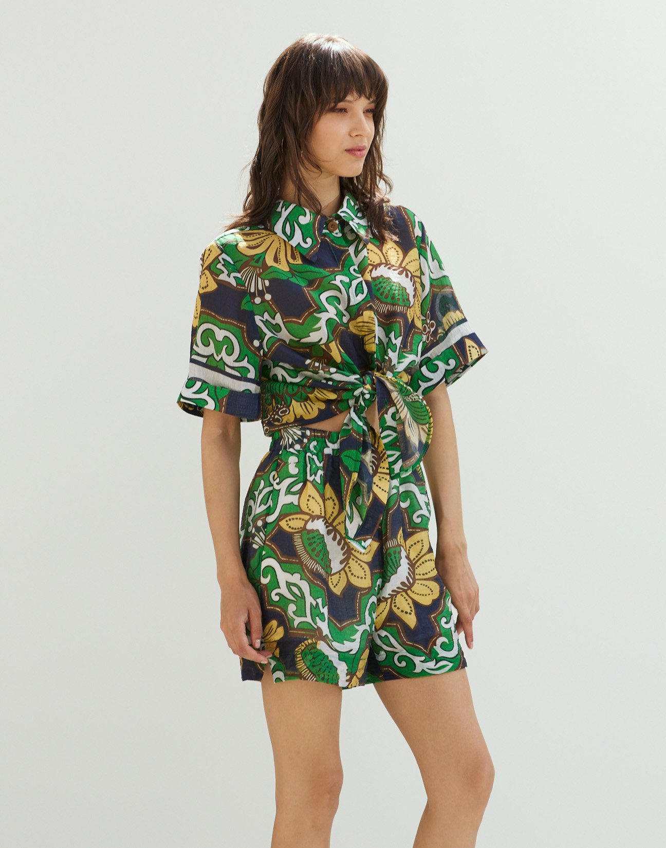 Turn up printed shirt