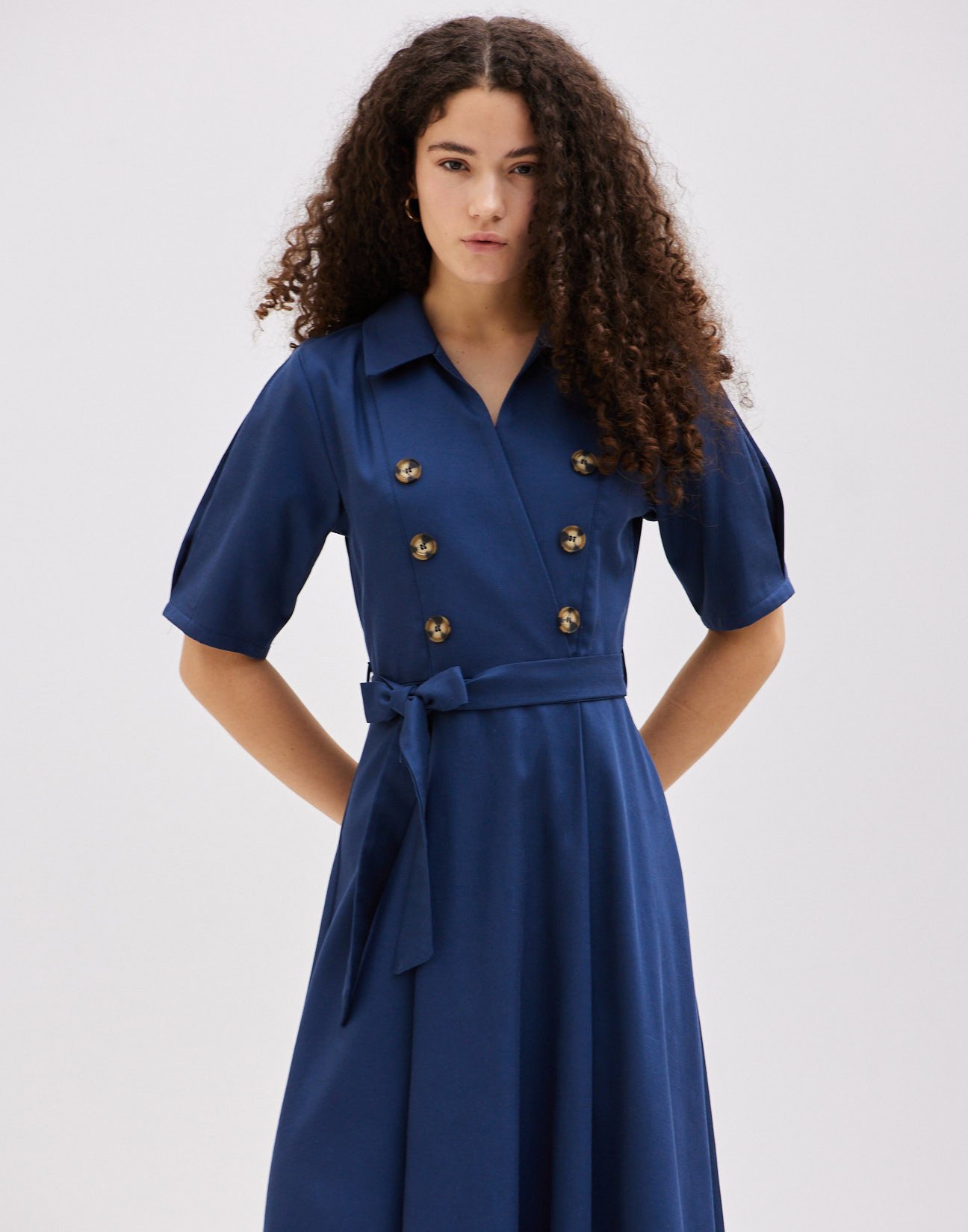 Midi dress with collar