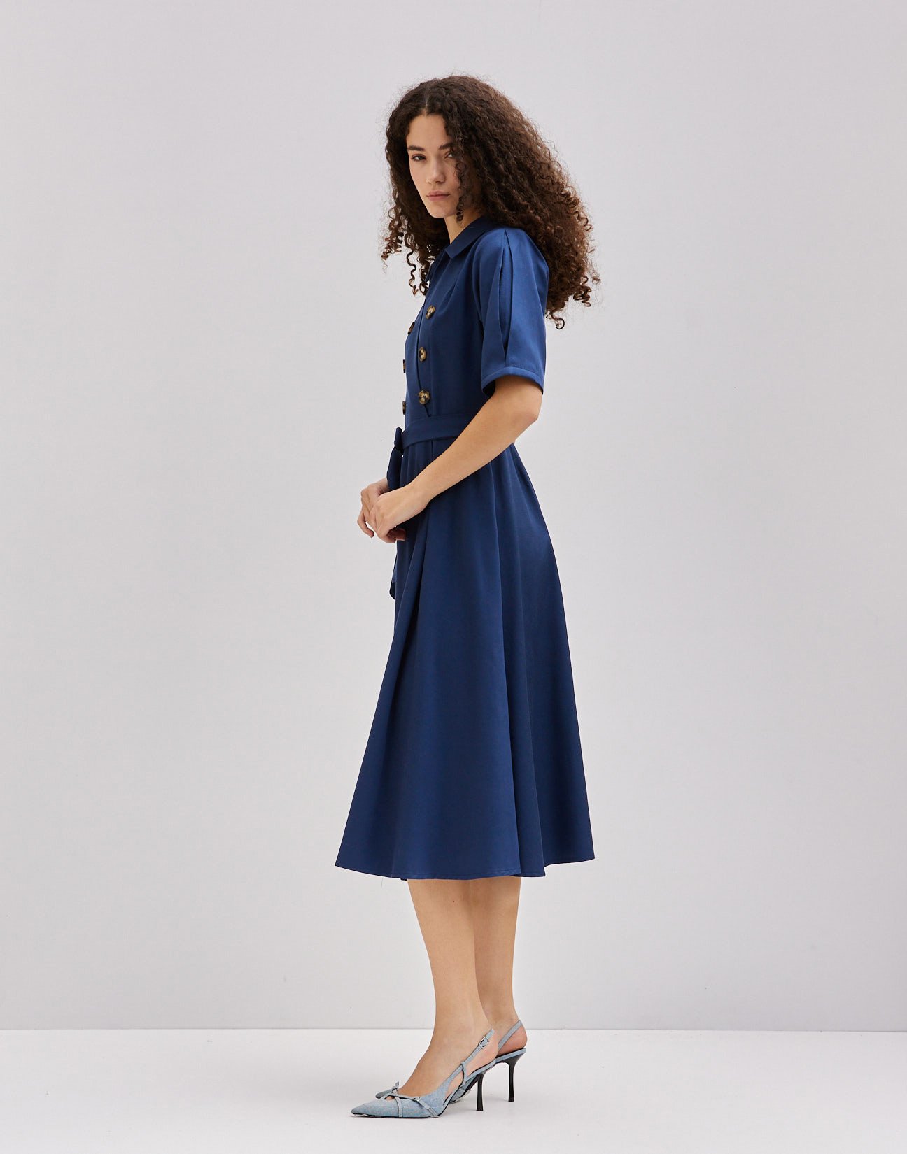 Midi dress with collar