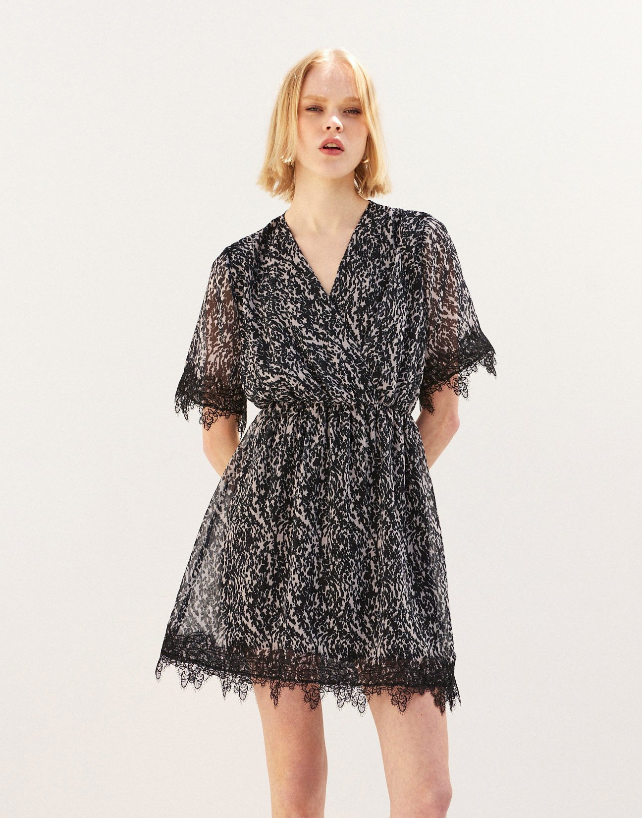 Printed dress with lace