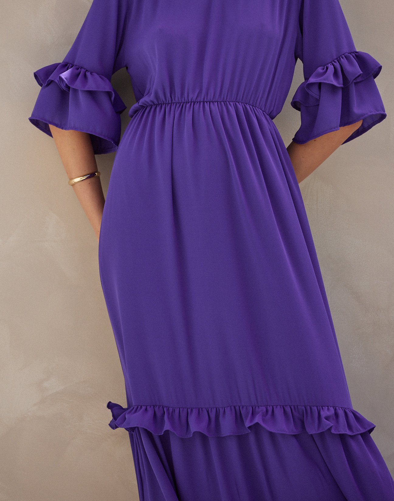 Maxi dress with ruffles