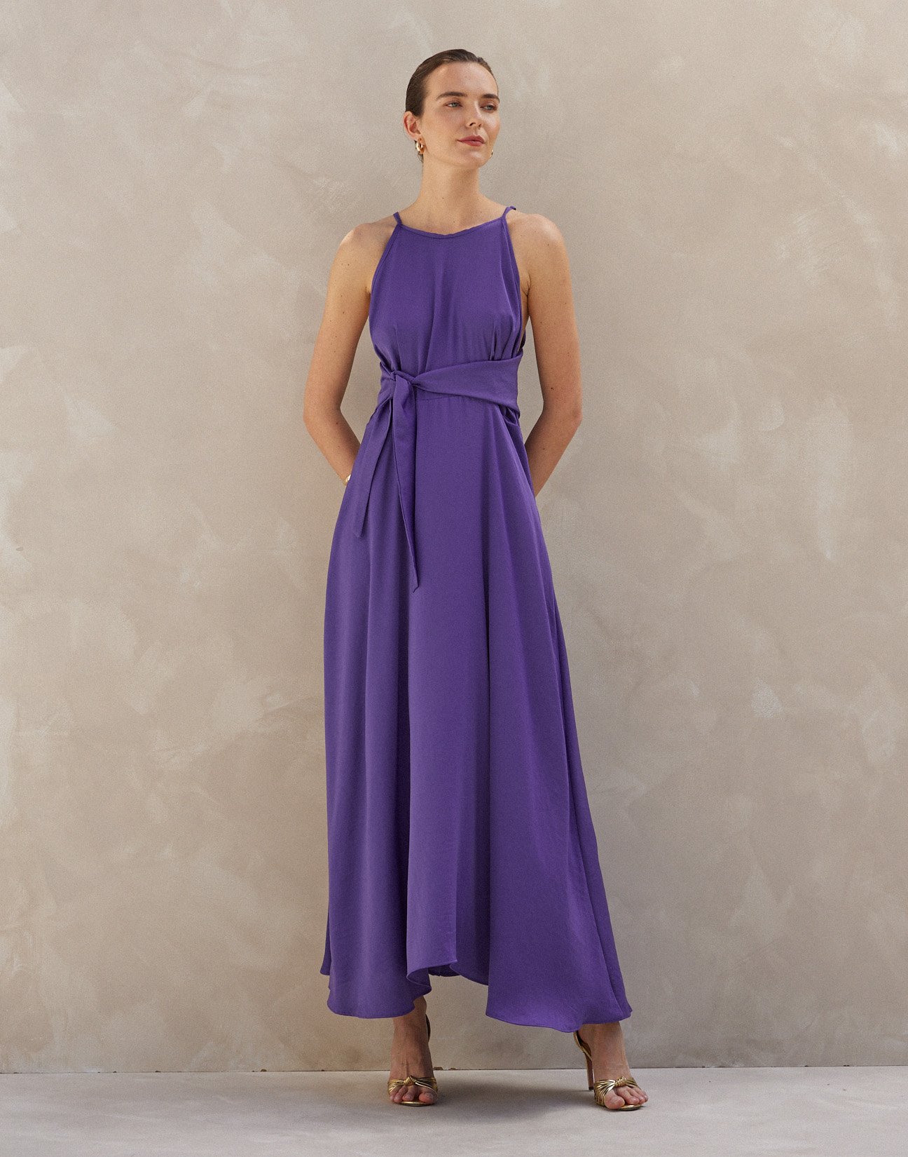 Maxi dress with tie