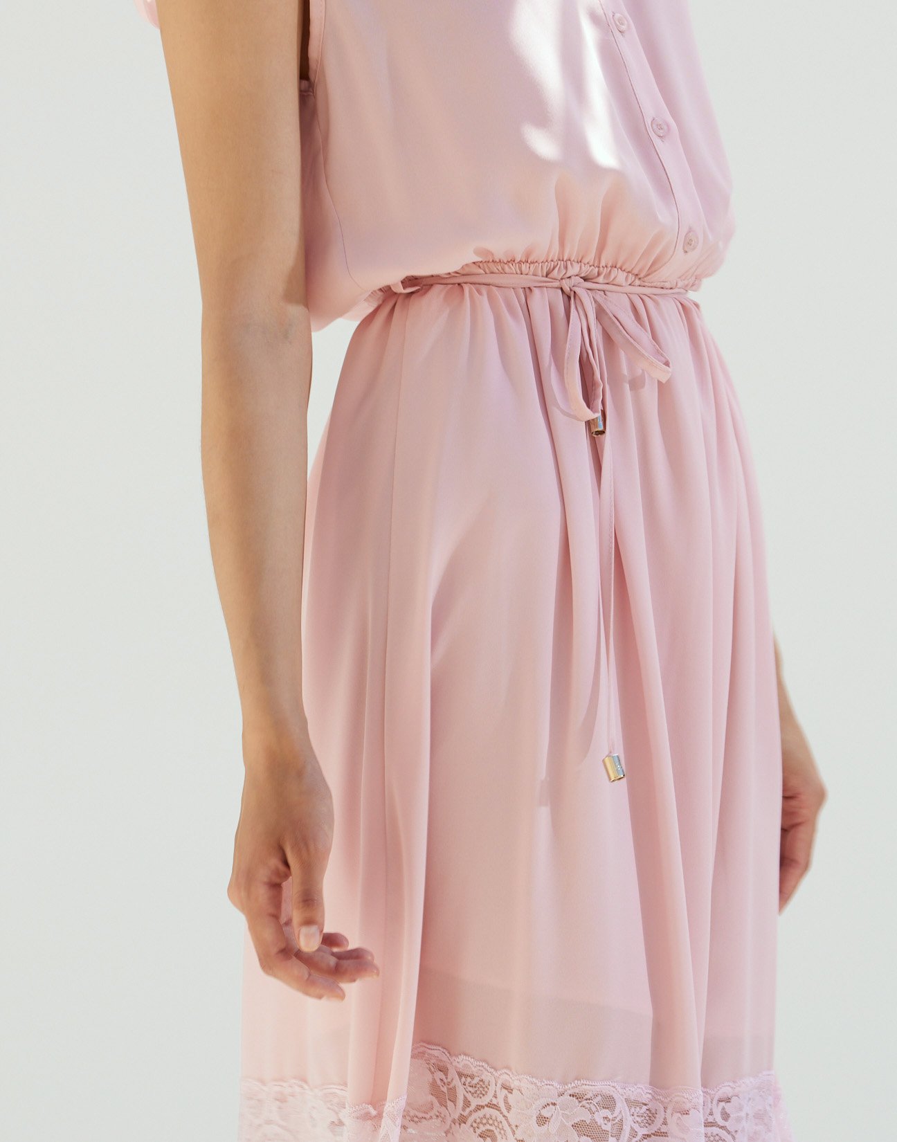 Maxi dress with lace