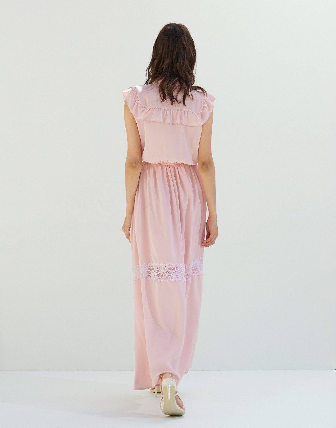 Maxi dress with lace