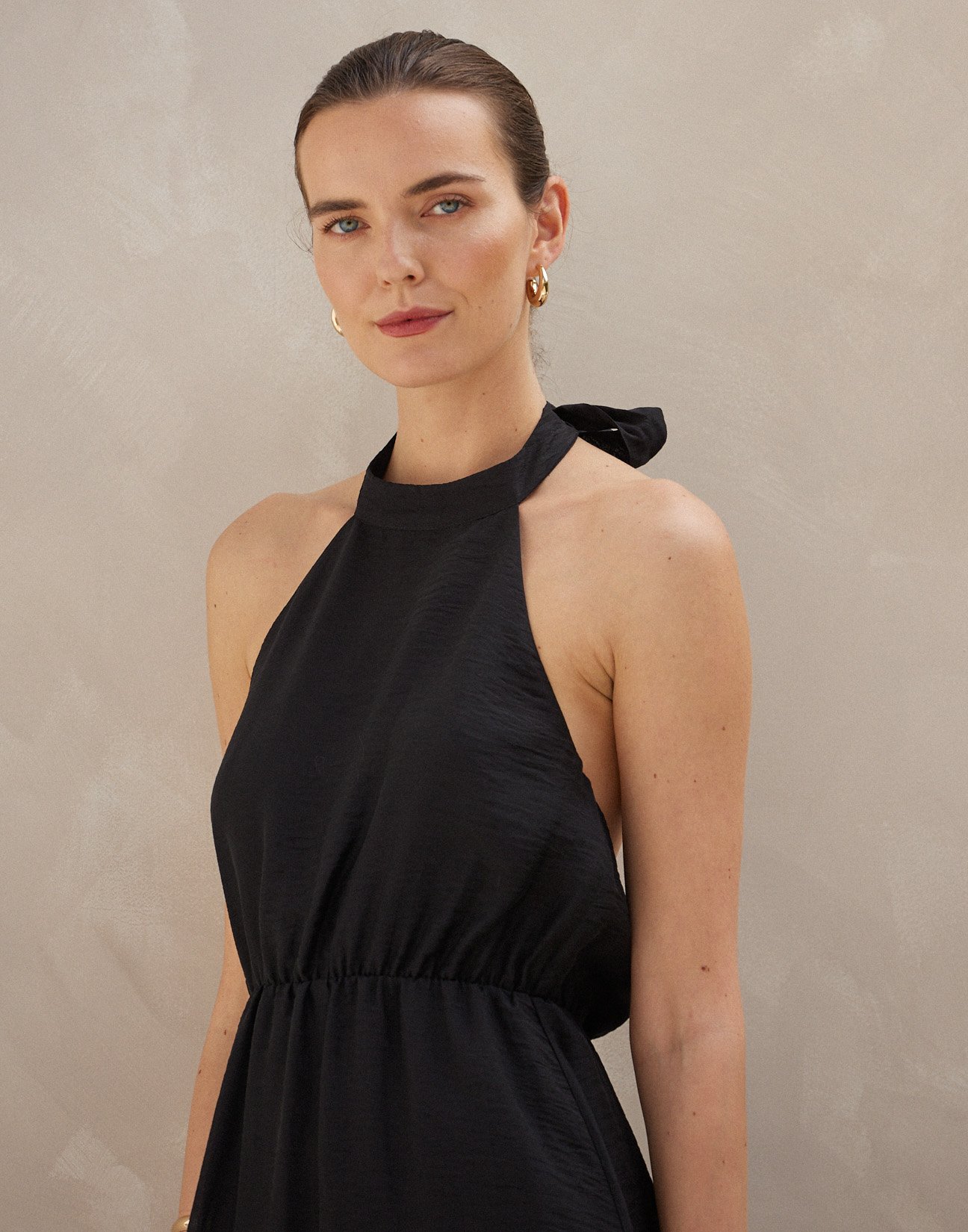 Maxi dress with tie