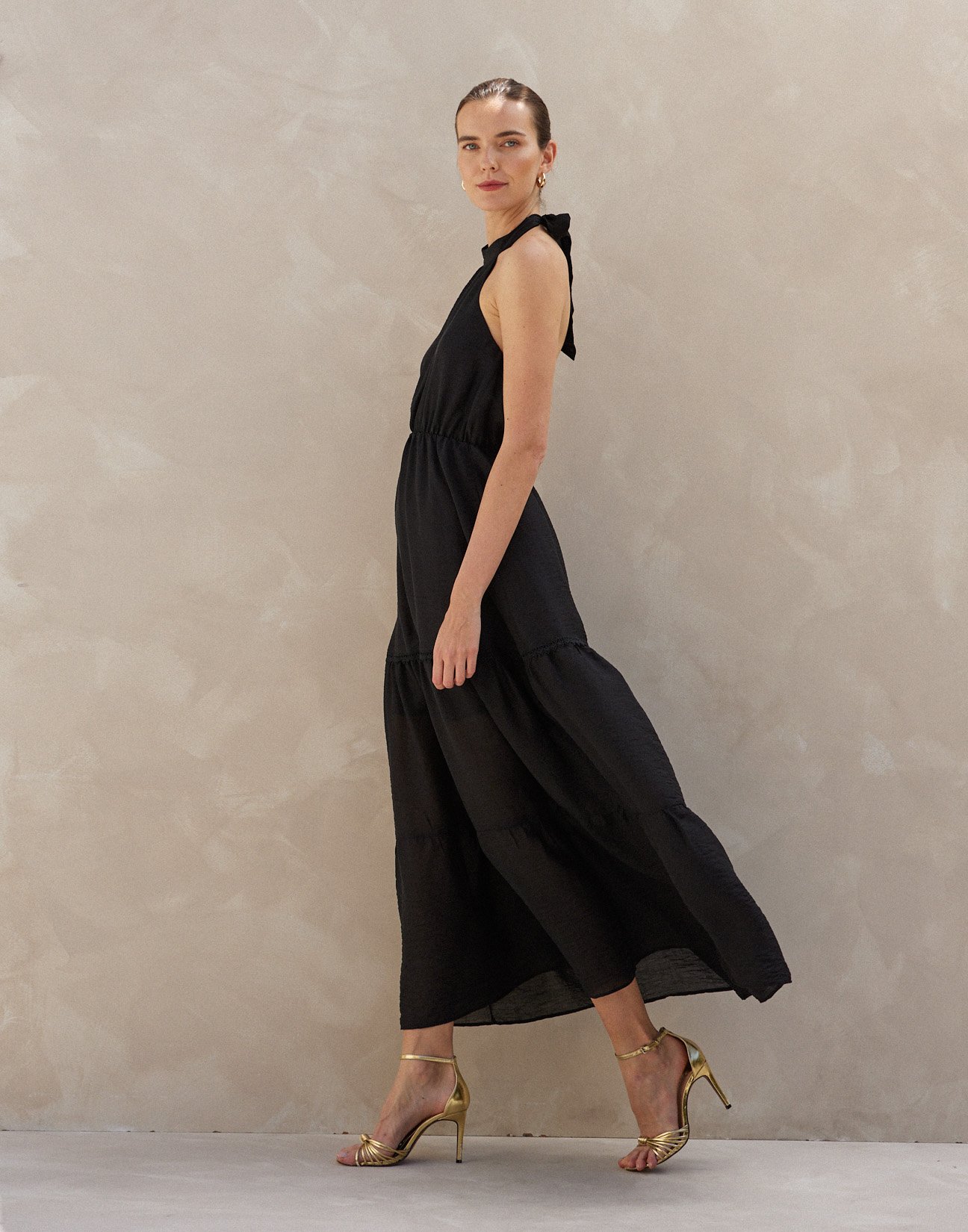 Maxi dress with tie